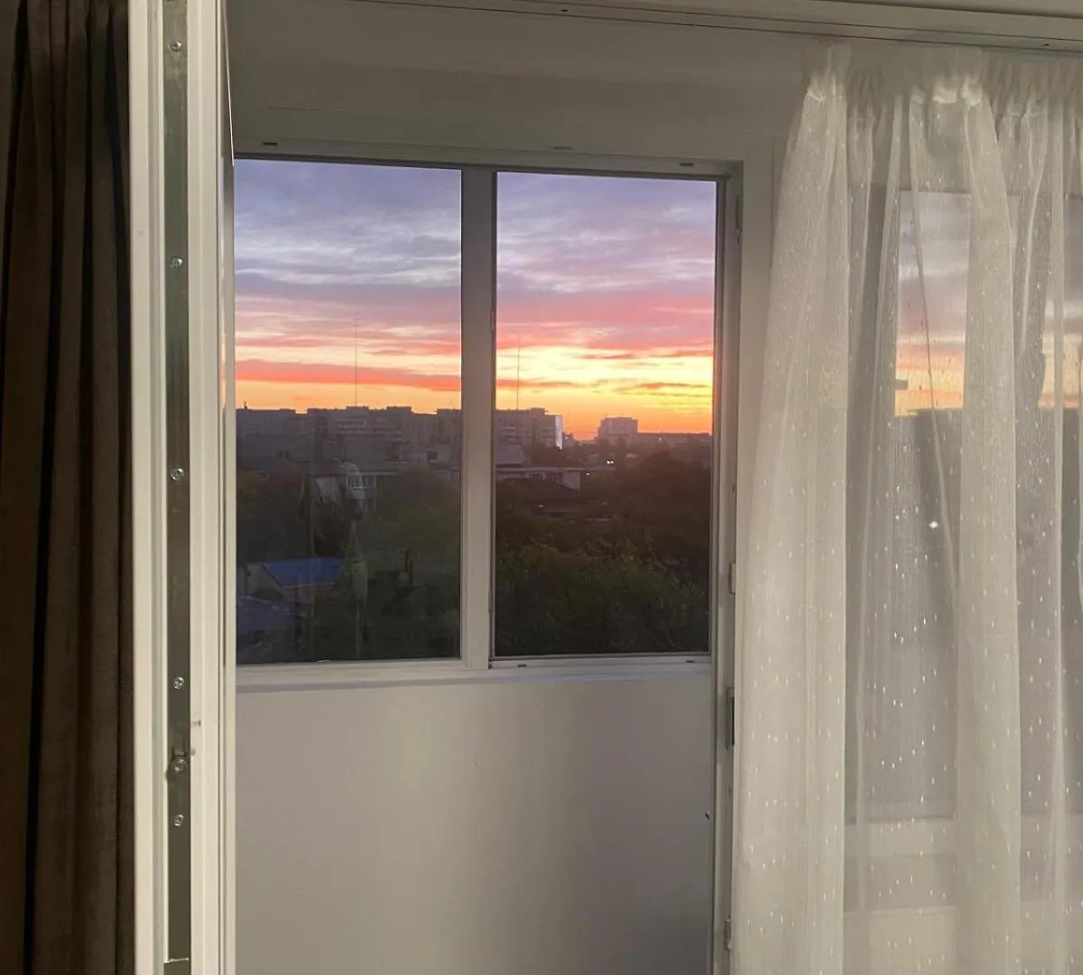 Ely Glow Decebal Piata Alba Iulia Bucharest Apartment